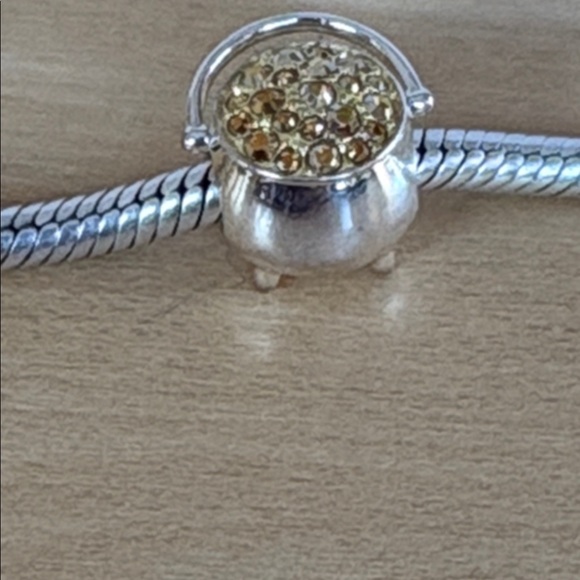 Chamilia Pot of Gold charm - Picture 2 of 9